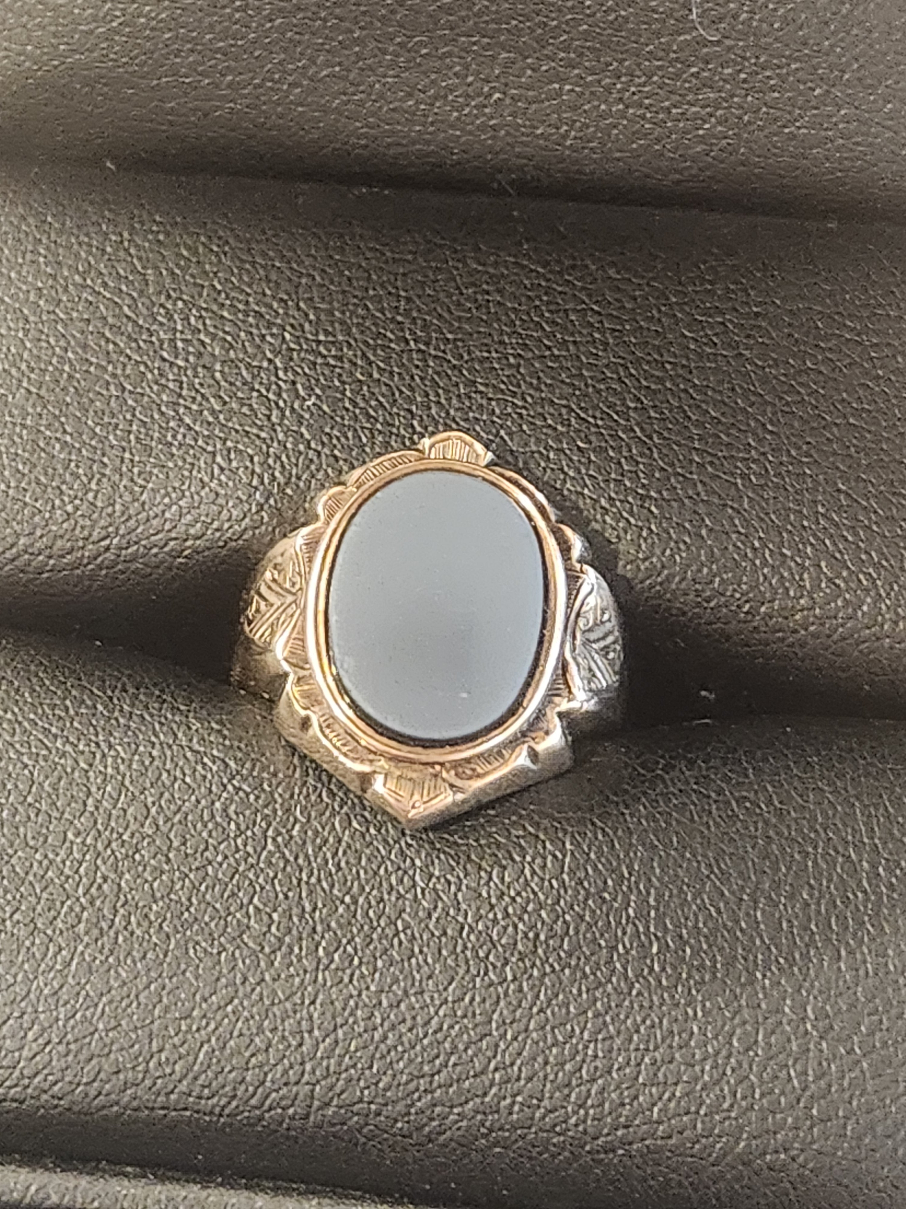 Jewelry 9K Rose Gold Late 1800s Vintage English Unisex Ring Oval Flat Cut Chalcedony Stone