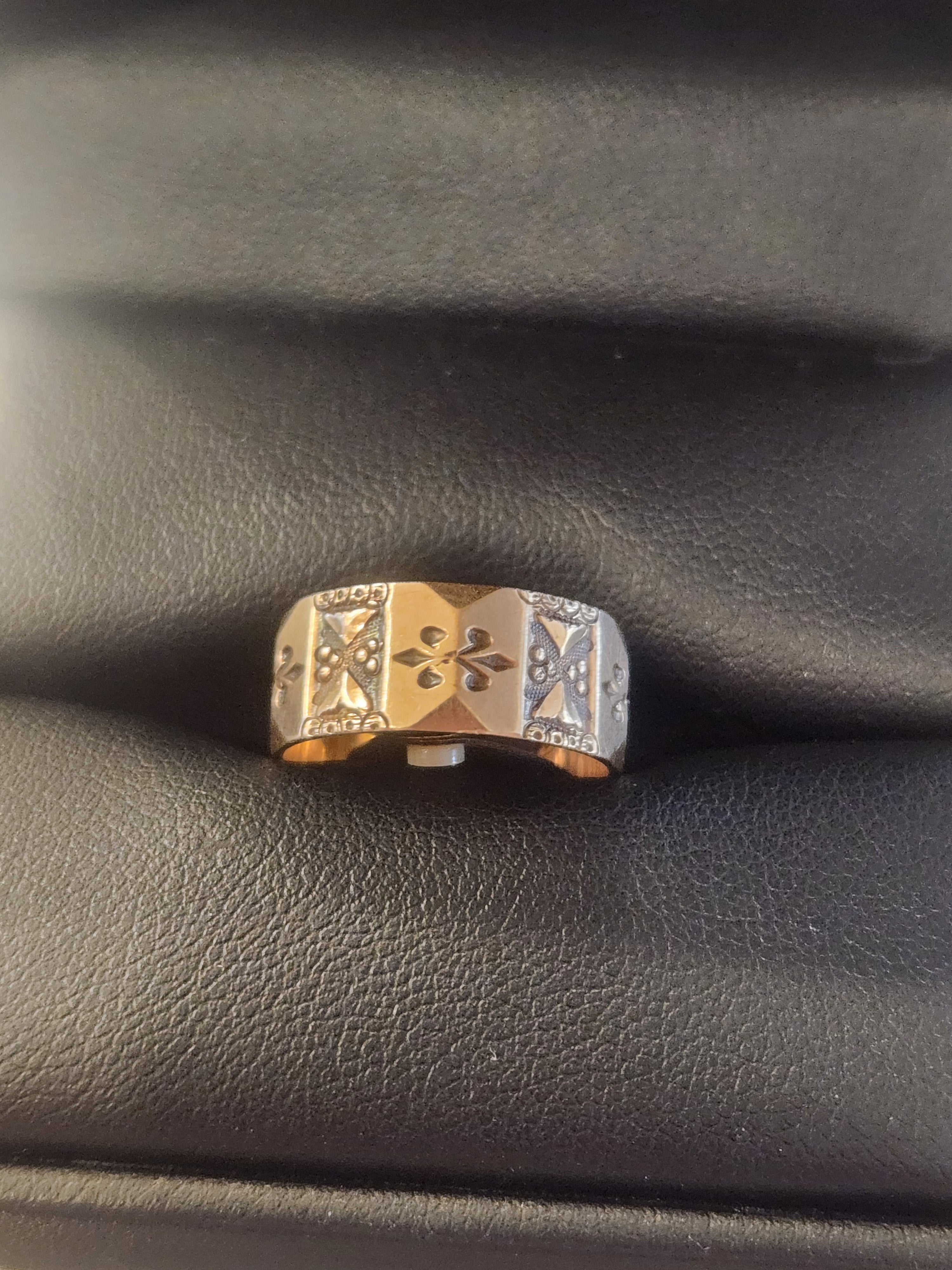 Jewelry 10K Rose Gold Late 1800s Vintage English Unisex Ring Victorian Etched Band